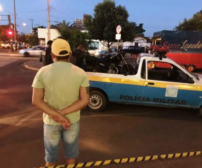 Jovem que fugiu de blitz é detido pela equipe de trânsito da PM