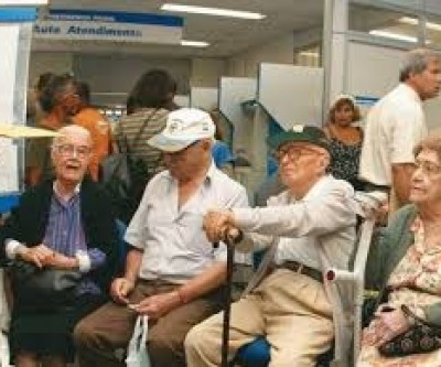 Aposentados e pensionistas recebem amanhã primeira parcela do 13º