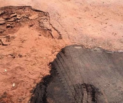 Morador apelida de “obra prima” operação “tapa buracos” da prefeitura 