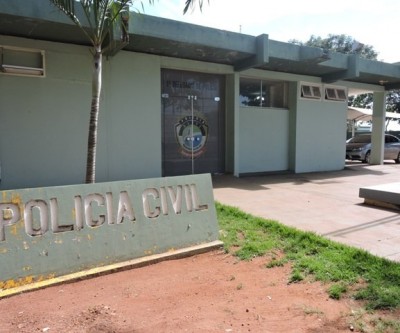 Homem é agredido na frente da filha e da mãe por causa de mensagens