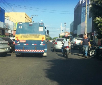 Carros-fortes atrapalham o trânsito, mas têm amparo legal
