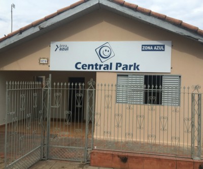 Multas de trânsito por estacionamento na área central é cancelada por 30 dias; pagamento da 