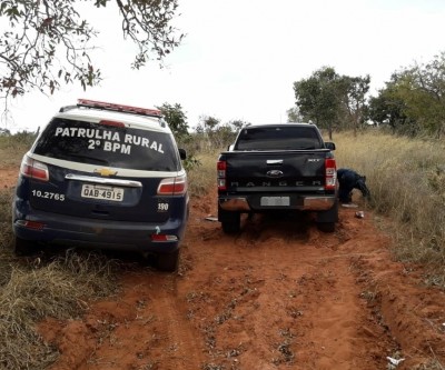 Caminhonete clonada é apreendida pela Polícia Militar após ser abandonada