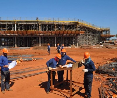 Em Três Lagoas, Reinaldo participou de carreata e destacou construção de hospital