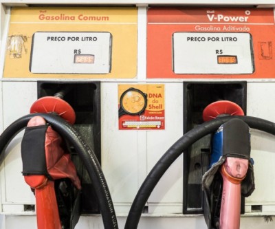 Pela 5ª semana seguida, preço da gasolina se mantém estável, aponta ANP