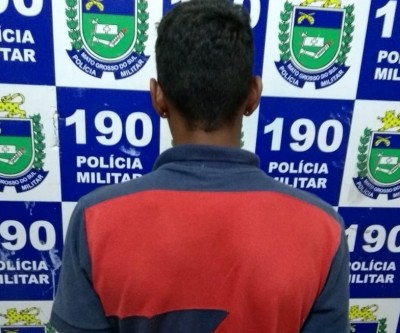 Adolescente tem celular roubado, crime é visto por policial de folga e autor acaba preso
