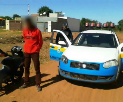 Polícia prende jovem por direção perigosa e recupera moto furtada