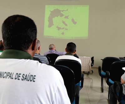 Membros do Comitê de Combate ao Aedes aegypti realizam reunião