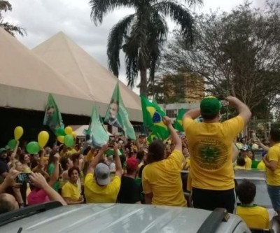 Manifestações a favor e contra Bolsonaro levam moradores as ruas em Três Lagoas 