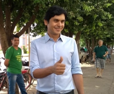 Paulo Salomão é o primeiro candidato a votar em Três Lagoas