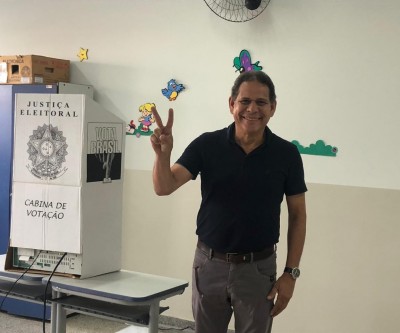 Candidato Jorge Martinho votou no CEI Nossa Senhora Aparecida