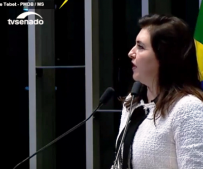 Após voto de sim no impeachment, senadora Simone Tebet faz prece no plenário