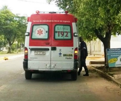 Motociclista sofre acidente e é socorrido pelo SAMU