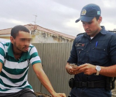 Policial de folga prende ladrão que foi filmado durante furto no bairro Lapa
