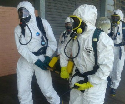 Corpo de bombeiros realiza simulação de atendimento em situação envolvendo produtos químicos 