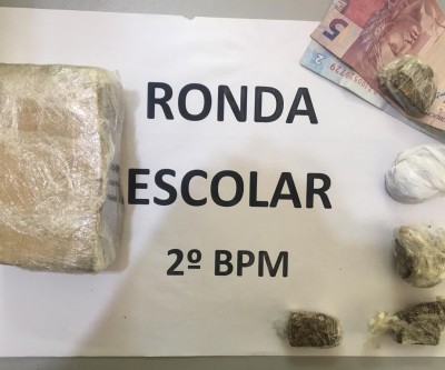 Aluno é apreendido com maconha dentro de Escola Estadual