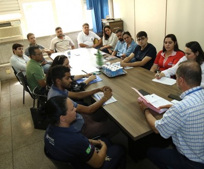PROCON se reúne com donos e gerentes de postos de combustíveis