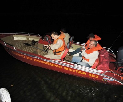 Após 38 minutos de busca, pescadores são resgatados pelo Corpo de Bombeiros