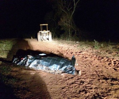 Funcionário de fazenda morre esmagado por trator na frente da família 