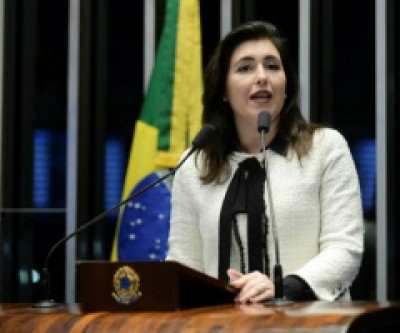 Simone Tebet pergunta o que a presidente faria para alterar atual quadro do País, caso retorne ao cargo