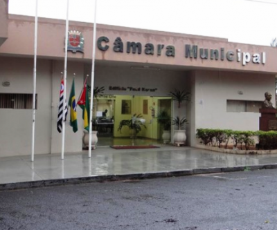 Suplente com um voto é convocada para assumir vaga de vereadora