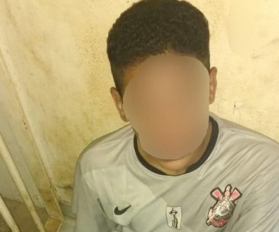 Monitorado por tornozeleira eletrônica, jovem furta mercado e é preso em flagrante