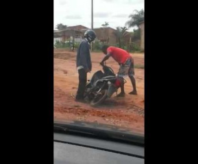  Bêbado em moto cai diversas vezes; tudo foi gravado por um internauta 