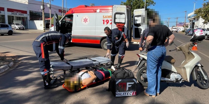 Moto entregadora que trafegava pela preferencial em avenida se envolve em acidente no bairro Jardim Primaveril