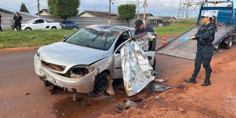 Ferragem perfurou cabeça de motorista durante capotamento  de carro em avenida 