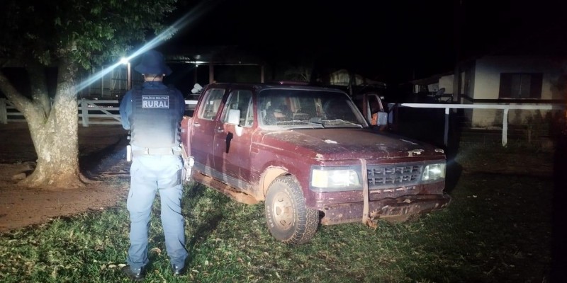 Pane entrega caminhonete furtada: homem pede ajuda em fazenda, funcionário desconfia e chama a PM em Três Lagoas