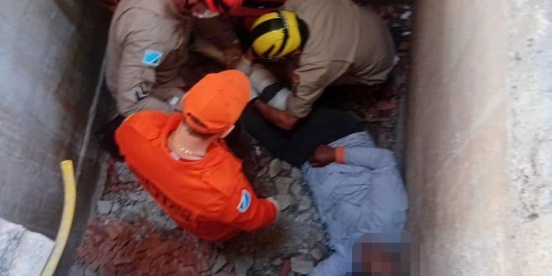 Resgate dramático: Trabalhador cai em fosso e Bombeiros usam escada para içá-lo em condomínio de Três Lagoas