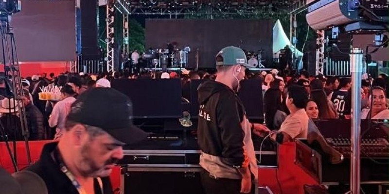 NEM PROBLEMA NA ENERGIA APAGOU O SHOW: Jeito Moleque supera imprevisto e agrada público no Folclore de Três Lagoas