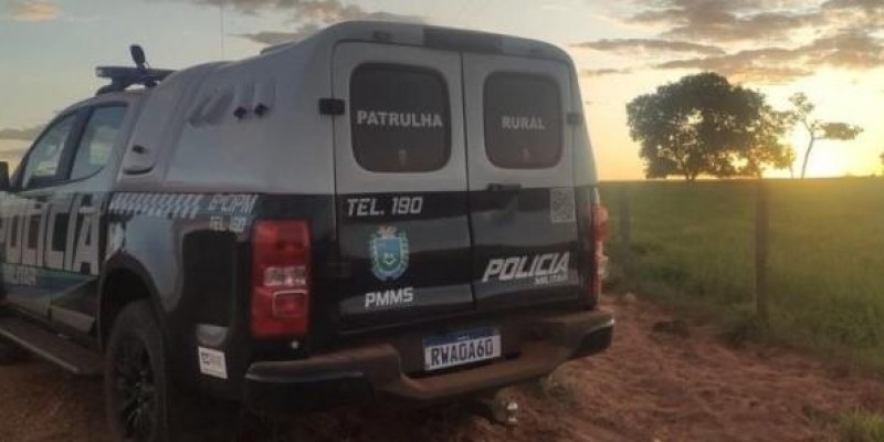 Fogo, crack e prisão: Servidor público da área da saúde é flagrado saindo de área de eucaliptos em chamas na região de Três Lagoas
