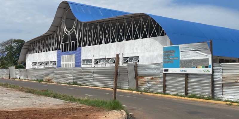 Cadê o shopping popular prefeito Cassiano Maia? R$ 15 milhões de obra que está abandonada em Três Lagoas  