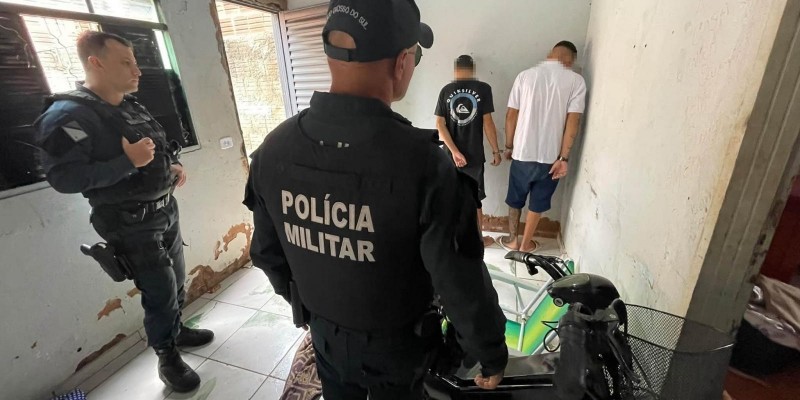VEJA O VÍDEO: Algema erótica, brinquedo de sex shop e drogas são encontrados em ocorrência inusitada em Três Lagoas; bicicleta elétrica furtada também foi recuperada