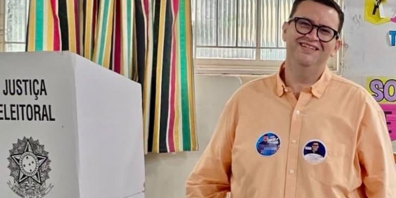 Dr. Ruy Costa vota em Três Lagoas e aguarda resultado das eleições ao lado da família