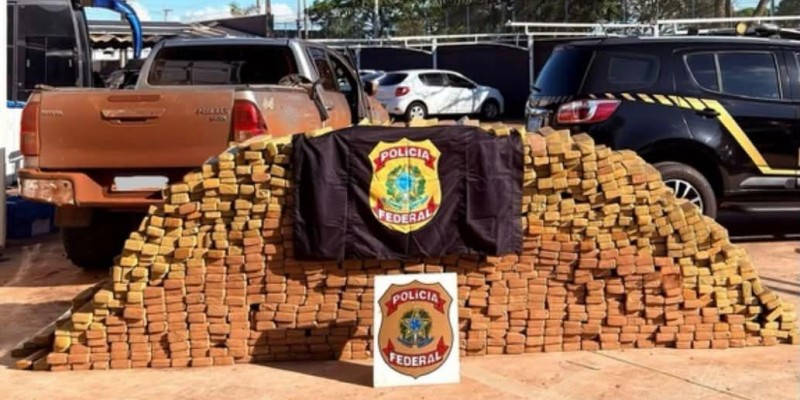 Casa abandonada escondia 1,8 tonelada de maconha em caminhonete de luxo; Polícia Federal faz apreensão em Três Lagoas