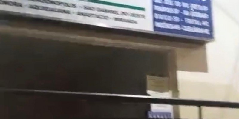 VEJA O VÍDEO: Passageiro denuncia falta de atendimento noturno nos guichês da rodoviária de Três Lagoas e questiona: “Quem não tem dinheiro vai dormir onde?