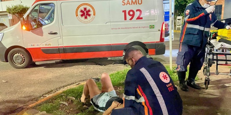 VEJA O VÍDEO: Câmeras registram grave acidente entre moto e Fiat Uno no centro de Três Lagoas; motociclista fica ferida