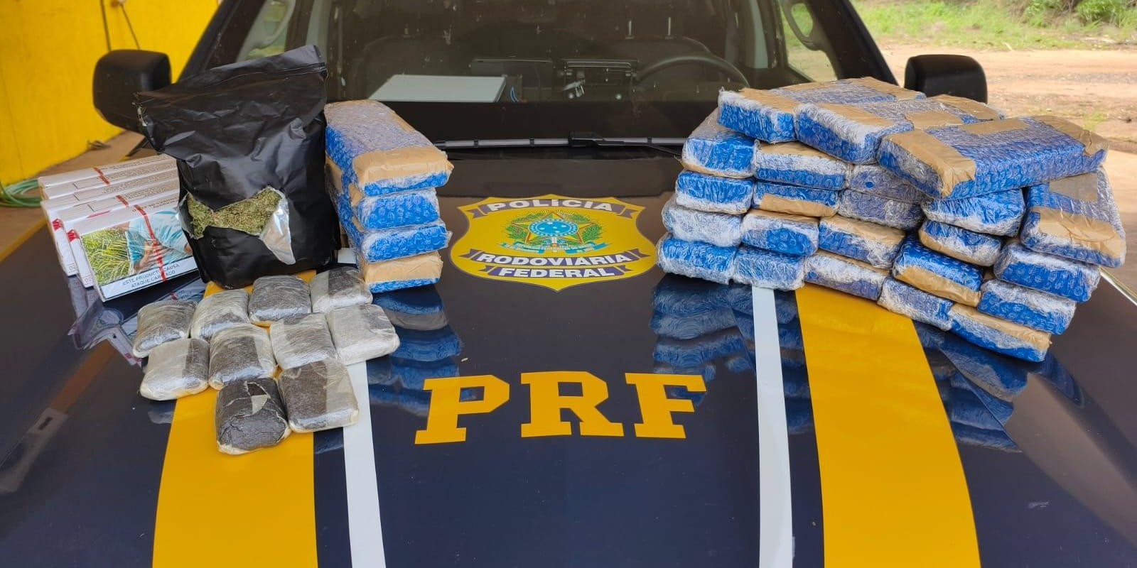 PRF apreende drogas e cigarros contrabandeados durante fiscalização na BR-262