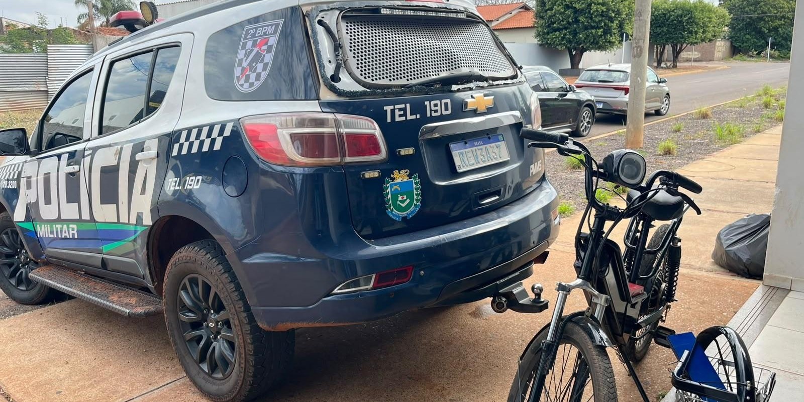 “A casa caiu”: Força Tática flagra menores pintando bicicleta elétrica furtada em Três Lagoas e acaba com a “farra’ do grupo 