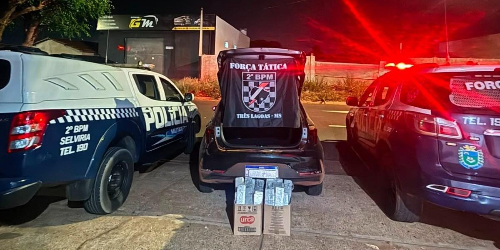 Dois carros foram abordados na região do “Orestinho”; presos disseram à polícia que droga saiu de Campo Grande e que receberiam dinheiro pelo transporte
