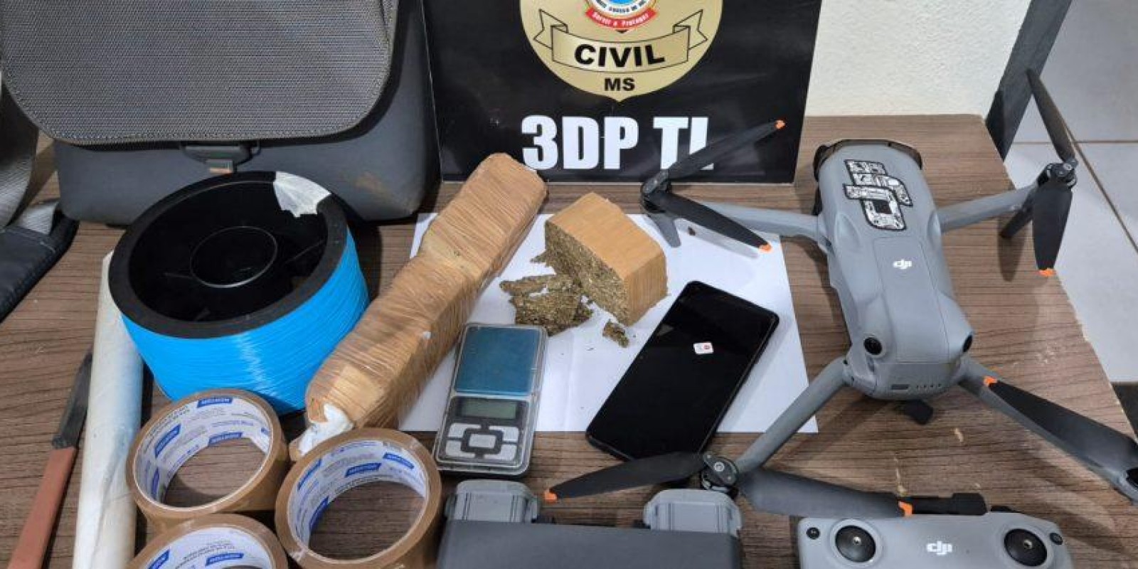 Entrega express pelo céu não decolou: Foragido usa drone para jogar drogas em presídio e acaba preso com 570 gramas de maconha em Três Lagoas
