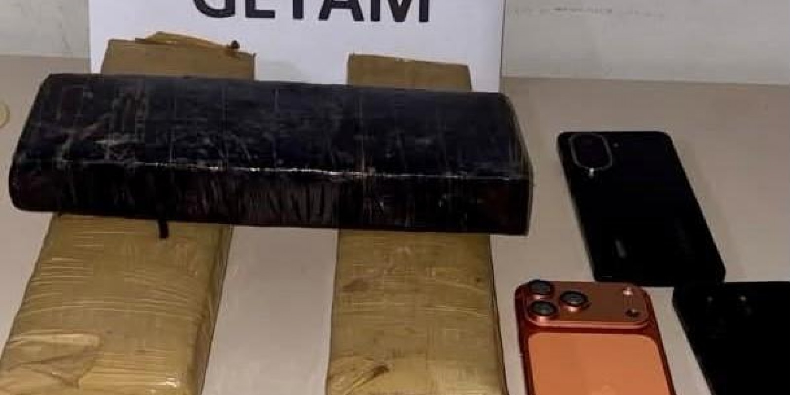 Caminhonete de luxo avaliada em quase meio milhão era usada para entrega de drogas em Três Lagoas
