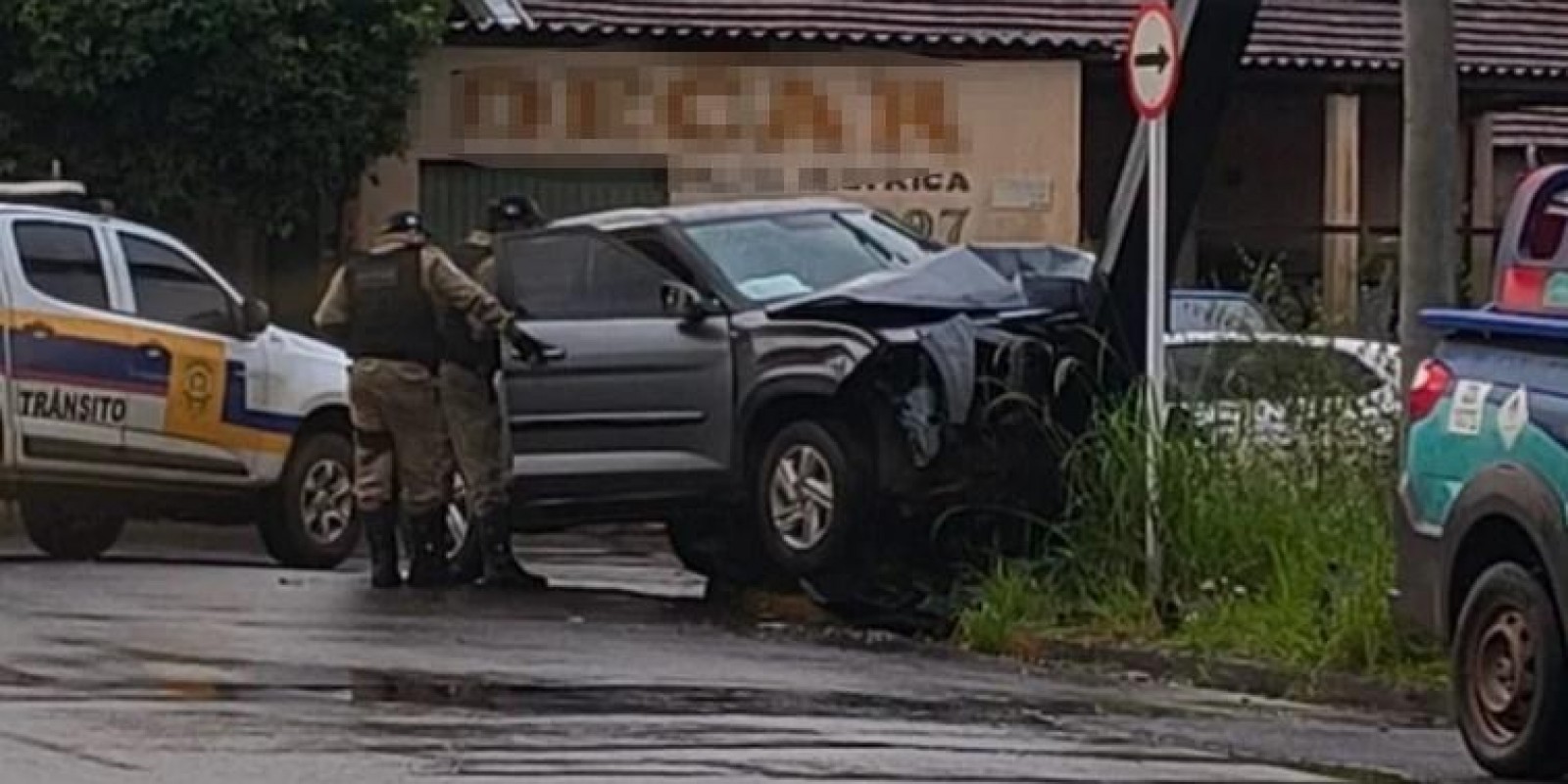 Mesmo com semáforo, cruzamento registra colisão e deixa dois feridos em Três Lagoas