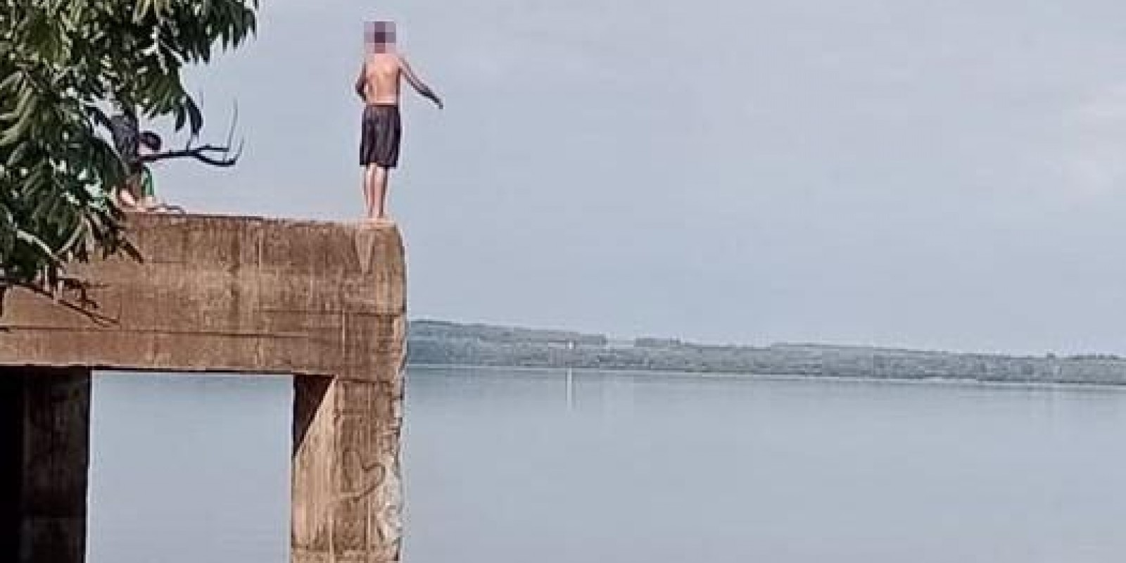 Perigo no Rio Paraná: mesmo após morte de criança, menores continuam pulando de laje na região da Cascalheira em Três Lagoas