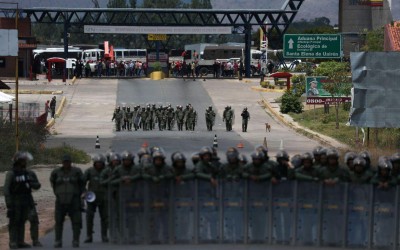 Militares de Brasil e Venezuela agem em conjunto após conflitos na fronteira