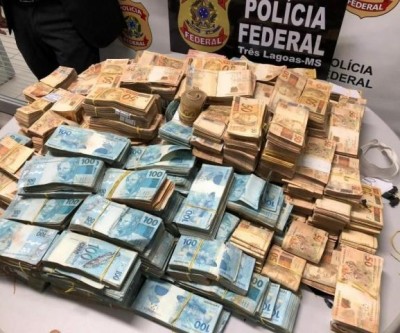 Fortuna apreendida no quarto de investigado soma R$ 2,4 milhões