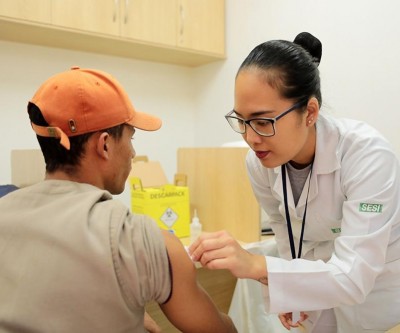 Sesi de Três Lagoas abre campanha de vacinação contra a gripe para a comunidade