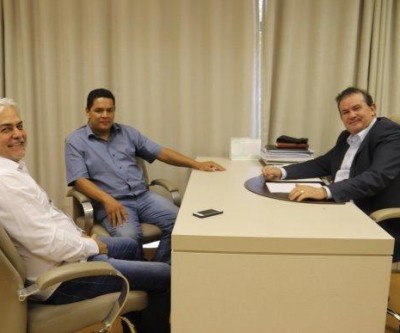 Vereadores de TL, Cascão e Jorginho do Gás visitam Eduardo Rocha em seu gabinete